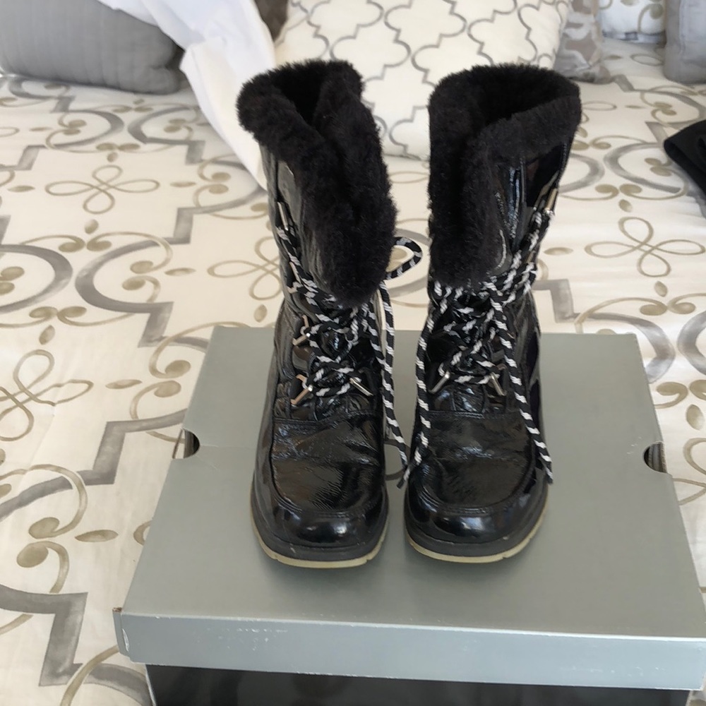 Sports boots